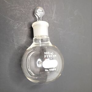 Pyrex Round Bottom Boiling Flask 100 mL with a 19/22 Standard Taper Joint